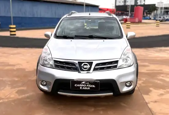 NISSAN-LIVINA-2013