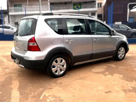 NISSAN-LIVINA-1.8 SL X-GEAR 16V FLEX 4P AUTOMÁTICO NISSAN-LIVINA-2013