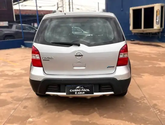 NISSAN-LIVINA-2013
