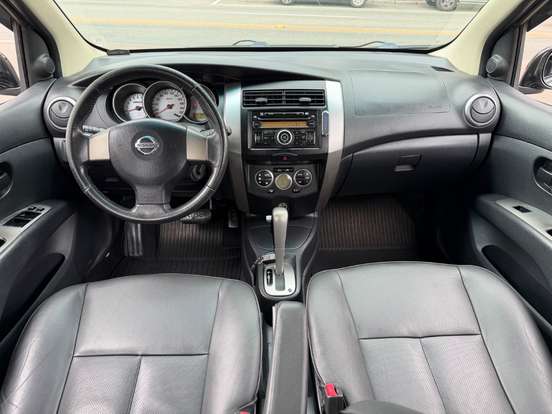 NISSAN-LIVINA-2013