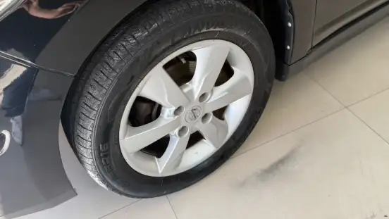 NISSAN-TIIDA-1.8 SL 16V FLEX 4P MANUAL NISSAN-TIIDA-2010