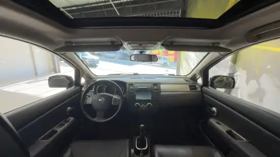 NISSAN-TIIDA-2010