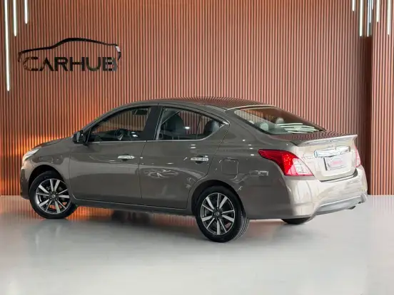 NISSAN-VERSA-2020