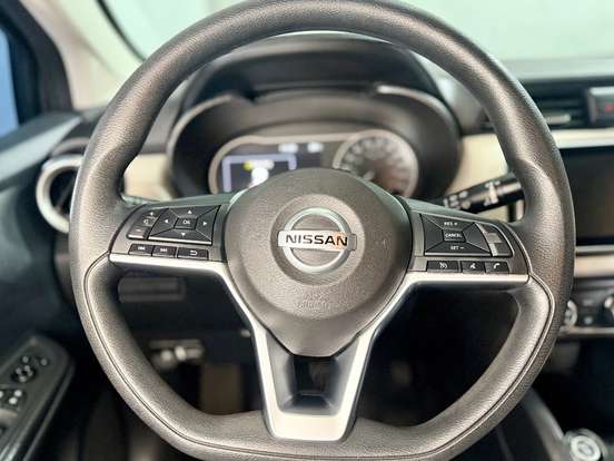 NISSAN-VERSA-2023