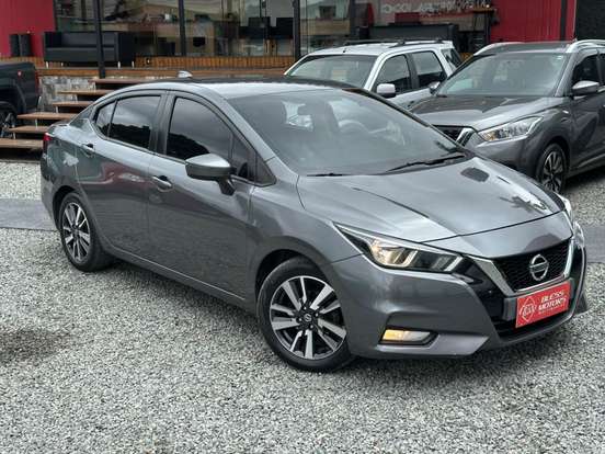 NISSAN-VERSA-2021