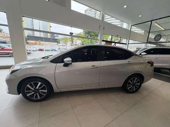NISSAN-VERSA-2023