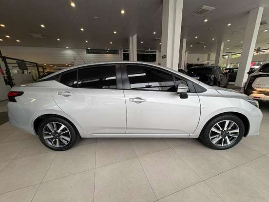 NISSAN-VERSA-2023