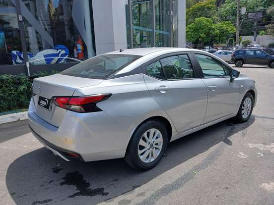 NISSAN-VERSA-2025
