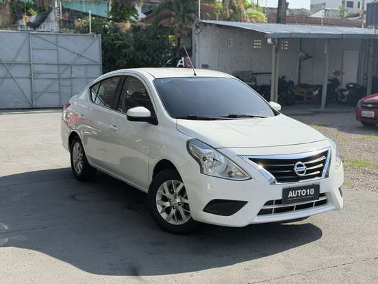 NISSAN-VERSA-2017