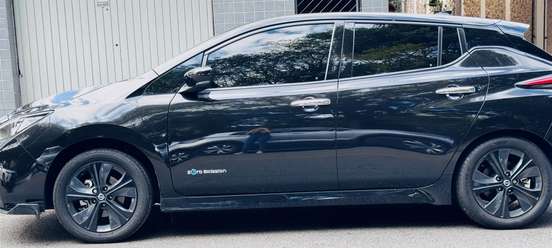 NISSAN-LEAF-2021