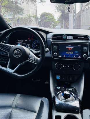 NISSAN-LEAF-2021