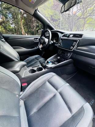 NISSAN-LEAF-2021