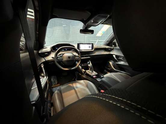 PEUGEOT-2008-1.0 TURBO 200 FLEX ALLURE CVT PEUGEOT-2008-2026