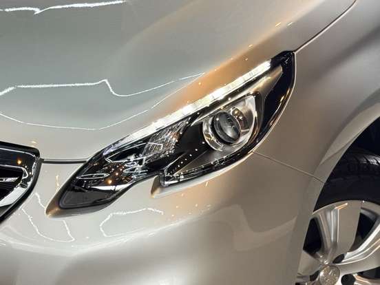 PEUGEOT-2008-2017