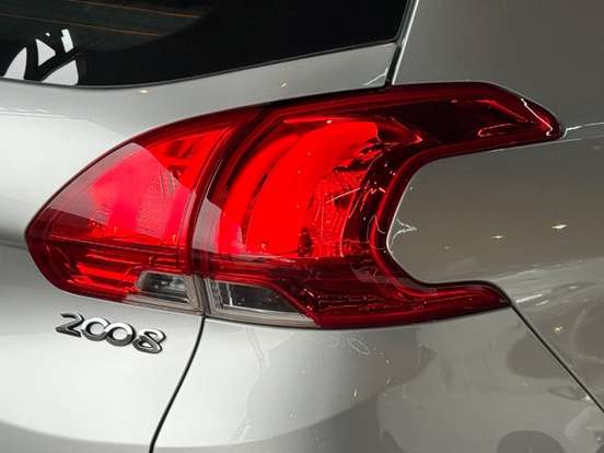 PEUGEOT-2008-2017