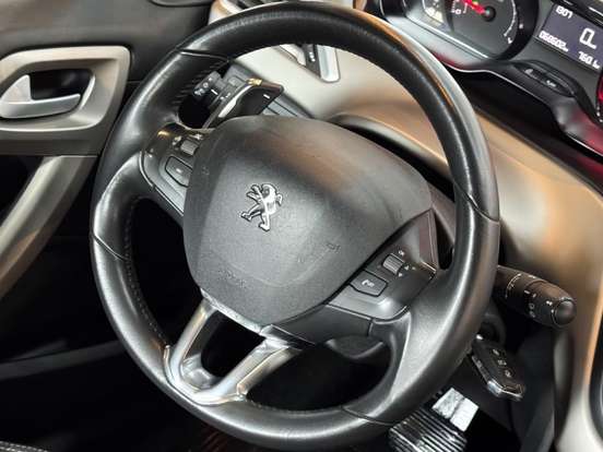 PEUGEOT-2008-2017