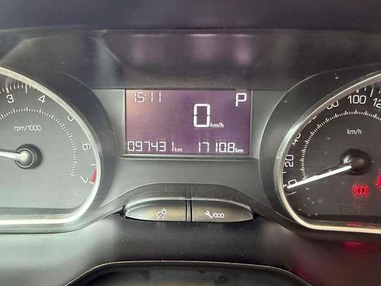 PEUGEOT-2008-1.6 16V FLEX GRIFFE 4P AUTOMÁTICO PEUGEOT-2008-2015