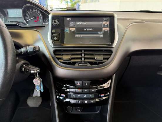 PEUGEOT-2008-1.6 16V FLEX GRIFFE 4P AUTOMÁTICO PEUGEOT-2008-2015