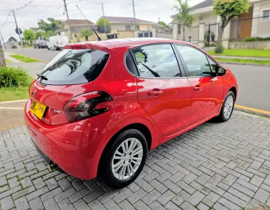 PEUGEOT-208-2017