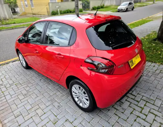 PEUGEOT-208-2017