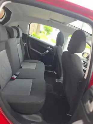 PEUGEOT-208-2017