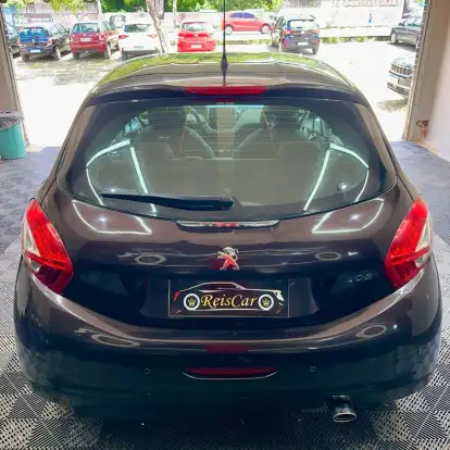 PEUGEOT-208-2013