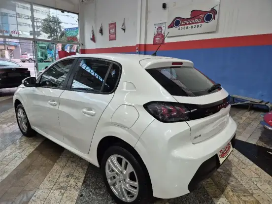 PEUGEOT-208-2023