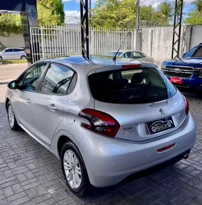 PEUGEOT-208-2017