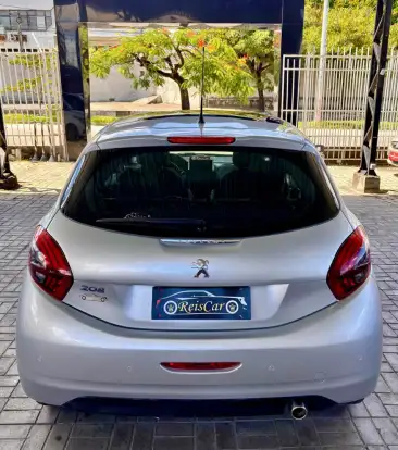 PEUGEOT-208-2017