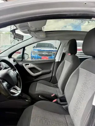 PEUGEOT-208-2017