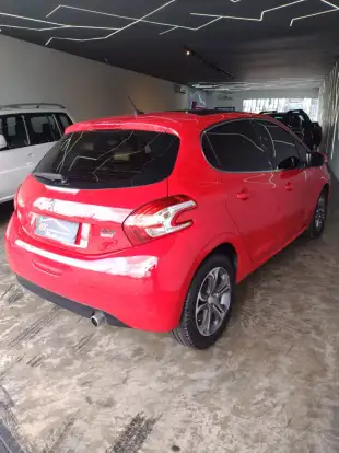 PEUGEOT-208-2015