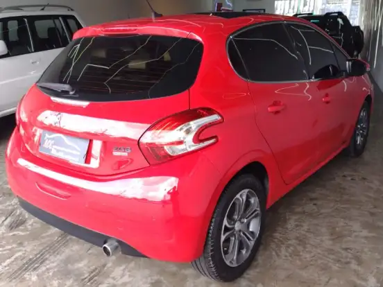 PEUGEOT-208-1.6 GRIFFE 16V FLEX 4P AUTOMÁTICO PEUGEOT-208-2015