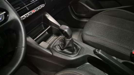 PEUGEOT-208-2024