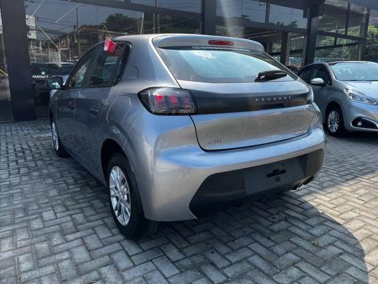 PEUGEOT-208-2023