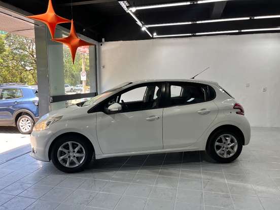 PEUGEOT-208-2014
