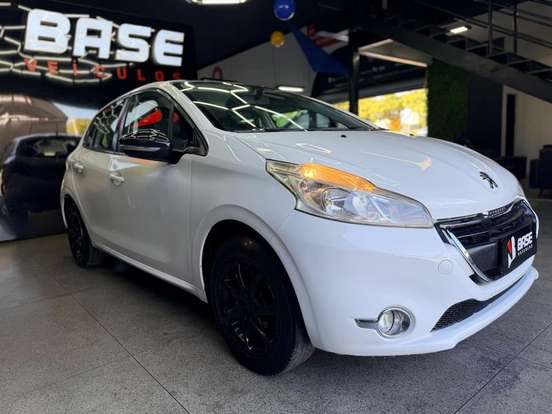 PEUGEOT-208-2015