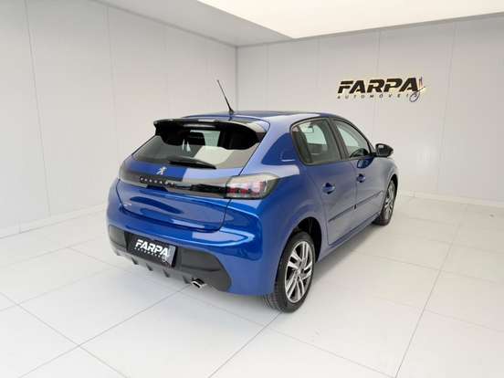 PEUGEOT-208-2021
