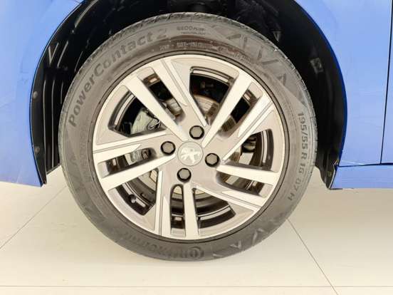 PEUGEOT-208-2021