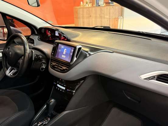 PEUGEOT-208-1.6 ALLURE 16V FLEX 4P AUTOMÁTICO PEUGEOT-208-2016