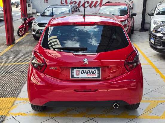 PEUGEOT-208-2018
