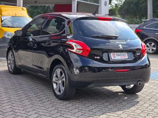 PEUGEOT-208-2015