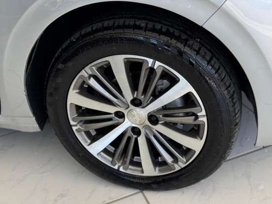PEUGEOT-208-1.6 GRIFFE 16V FLEX 4P AUTOMÁTICO PEUGEOT-208-2016