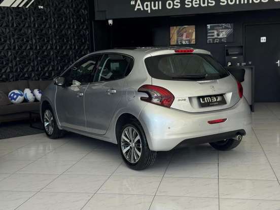PEUGEOT-208-2016