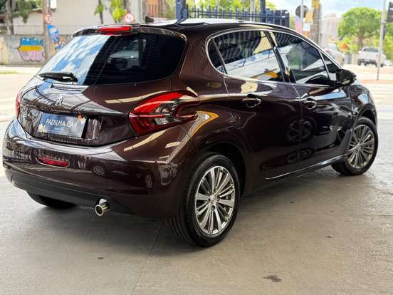PEUGEOT-208-2016