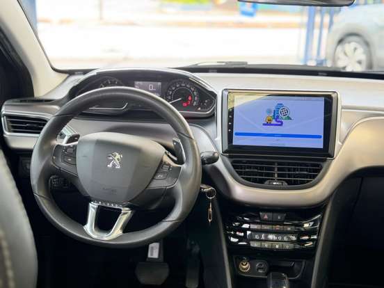 PEUGEOT-208-2016