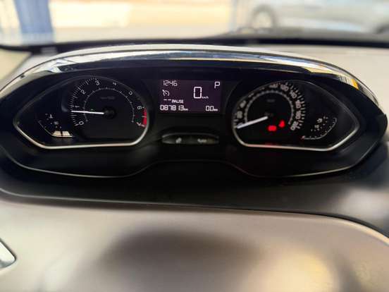 PEUGEOT-208-2016