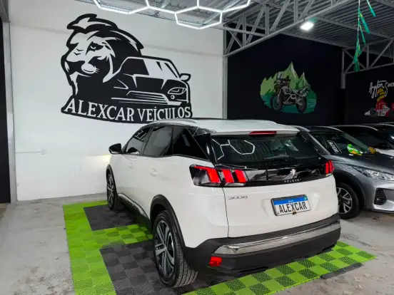 PEUGEOT-3008-2017