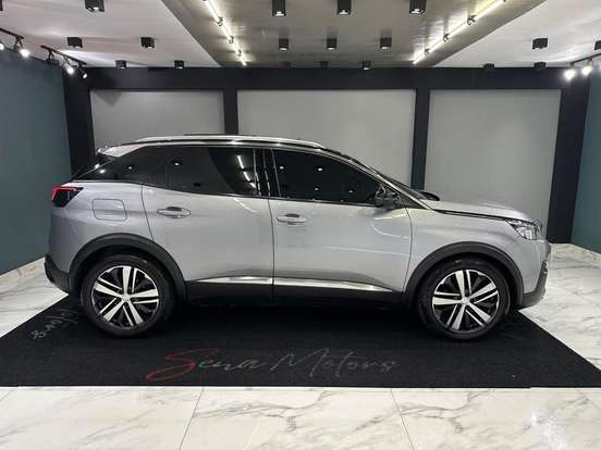 PEUGEOT-3008-2018