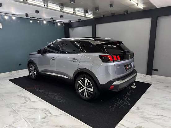 PEUGEOT-3008-2018