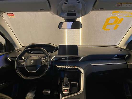 PEUGEOT-3008-2018
